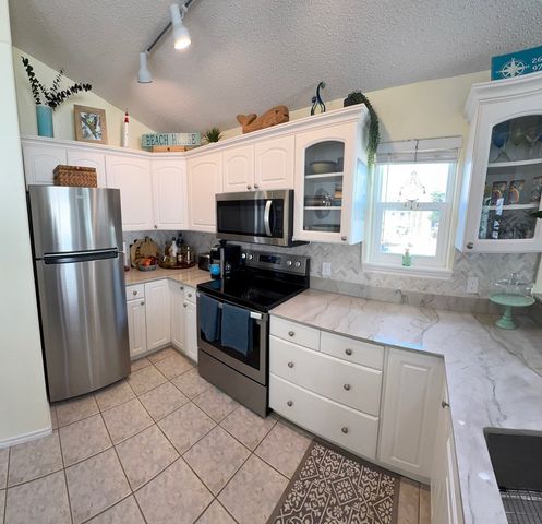 529 W Clam Circle, Port Isabel, TX 78578