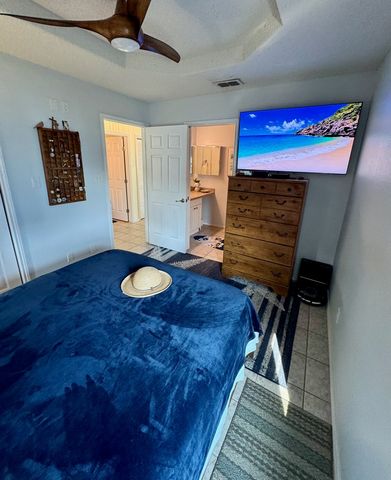 529 W Clam Circle, Port Isabel, TX 78578