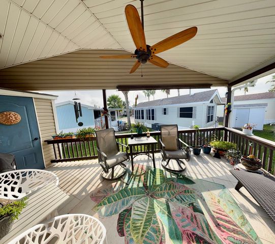 529 W Clam Circle, Port Isabel, TX 78578