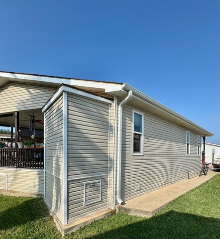 529 W Clam Circle, Port Isabel, TX 78578