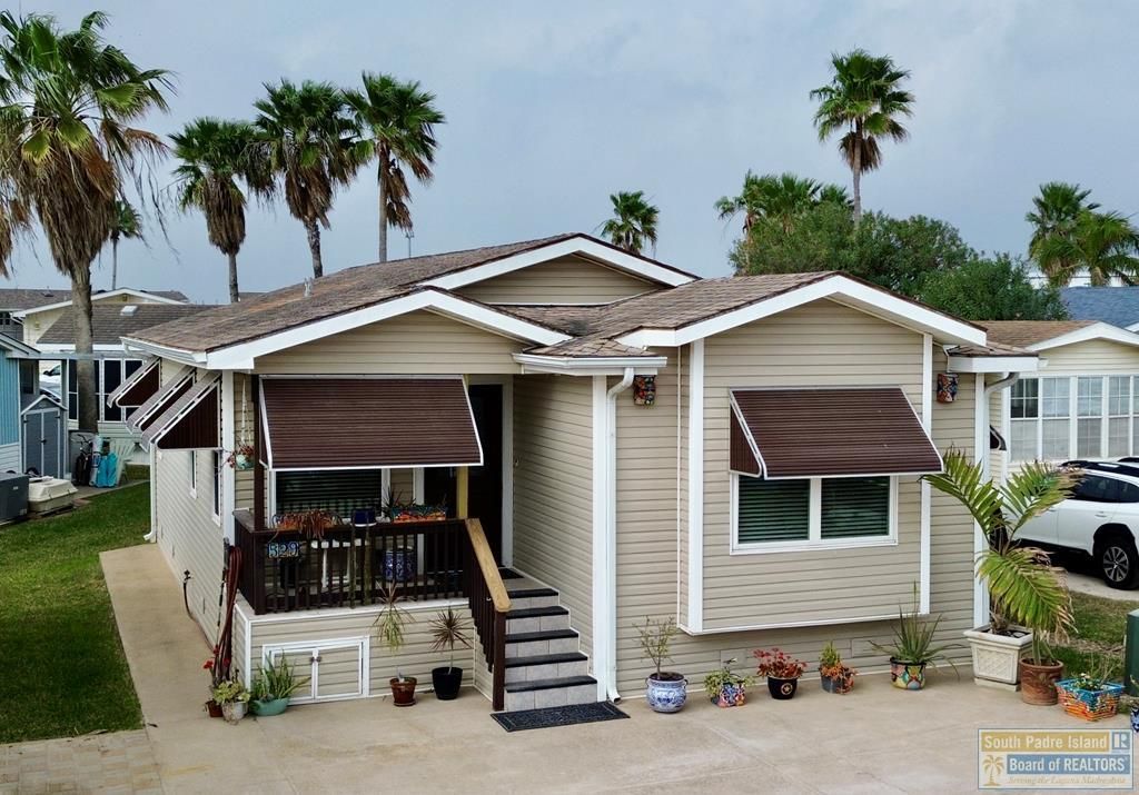 529 W Clam Circle, Port Isabel, TX 78578