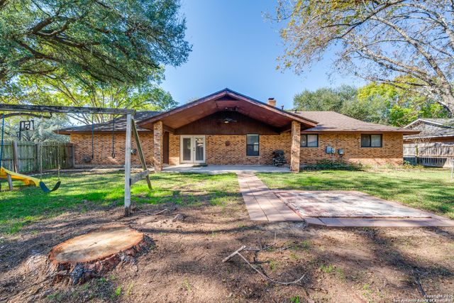 111 Oldtowne, Seguin, TX 78155