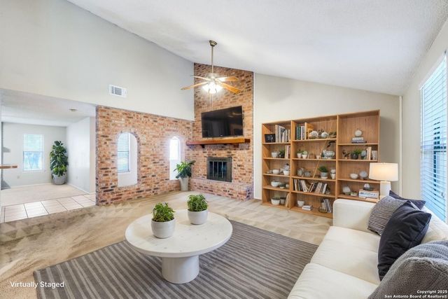 111 Oldtowne, Seguin, TX 78155