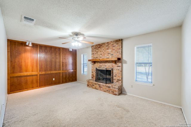 111 Oldtowne, Seguin, TX 78155