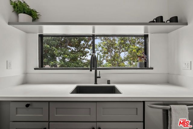 4723 Beverly Boulevard, Los Angeles, CA 90004