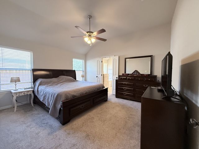 618 E Walcott Street, Pilot Point, TX 76258
