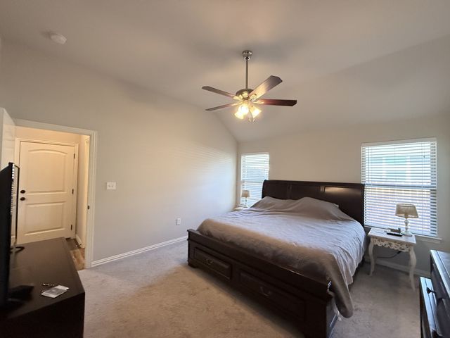618 E Walcott Street, Pilot Point, TX 76258