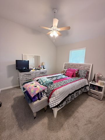 618 E Walcott Street, Pilot Point, TX 76258