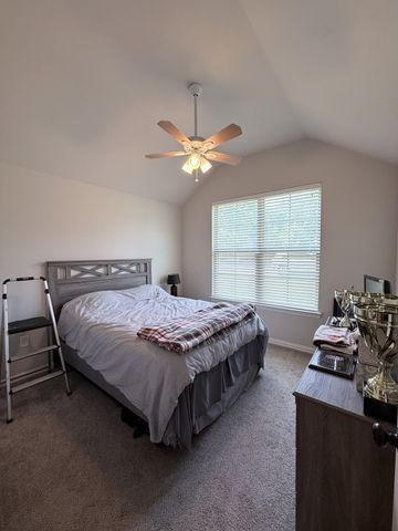 618 E Walcott Street, Pilot Point, TX 76258