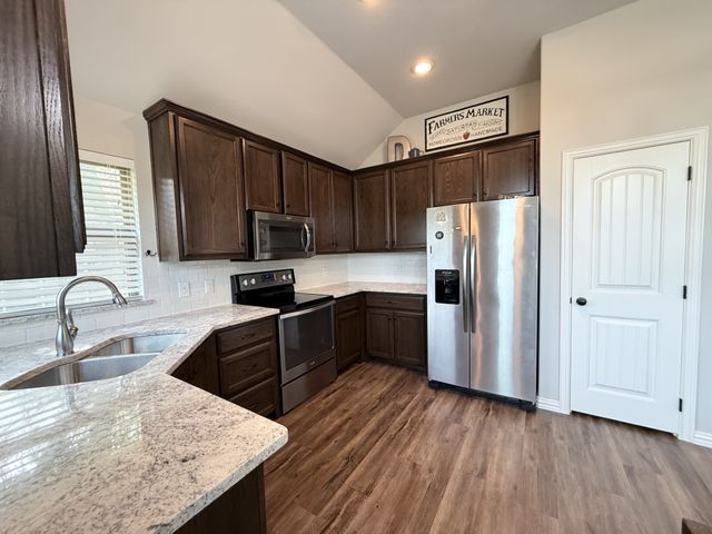 618 E Walcott Street, Pilot Point, TX 76258