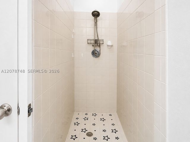 8210 NW 191st Ln 19L, Hialeah, FL 33015