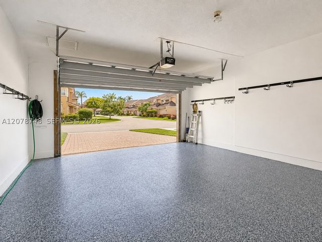 8210 NW 191st Ln 19L, Hialeah, FL 33015