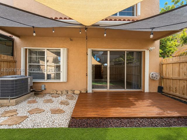 8210 NW 191st Ln 19L, Hialeah, FL 33015
