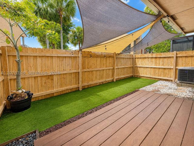 8210 NW 191st Ln 19L, Hialeah, FL 33015