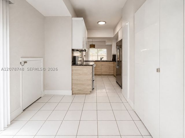 8210 NW 191st Ln 19L, Hialeah, FL 33015