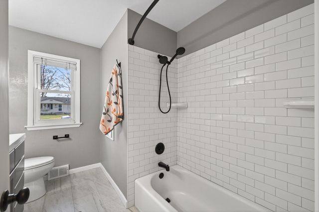 5657 Maryland Avenue N, Crystal, MN 55428