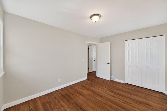 5657 Maryland Avenue N, Crystal, MN 55428