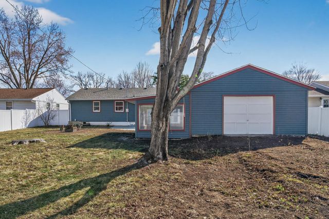 5657 Maryland Avenue N, Crystal, MN 55428