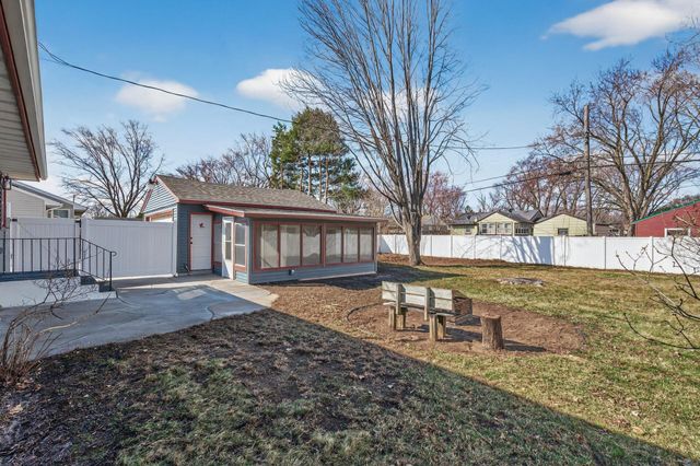 5657 Maryland Avenue N, Crystal, MN 55428