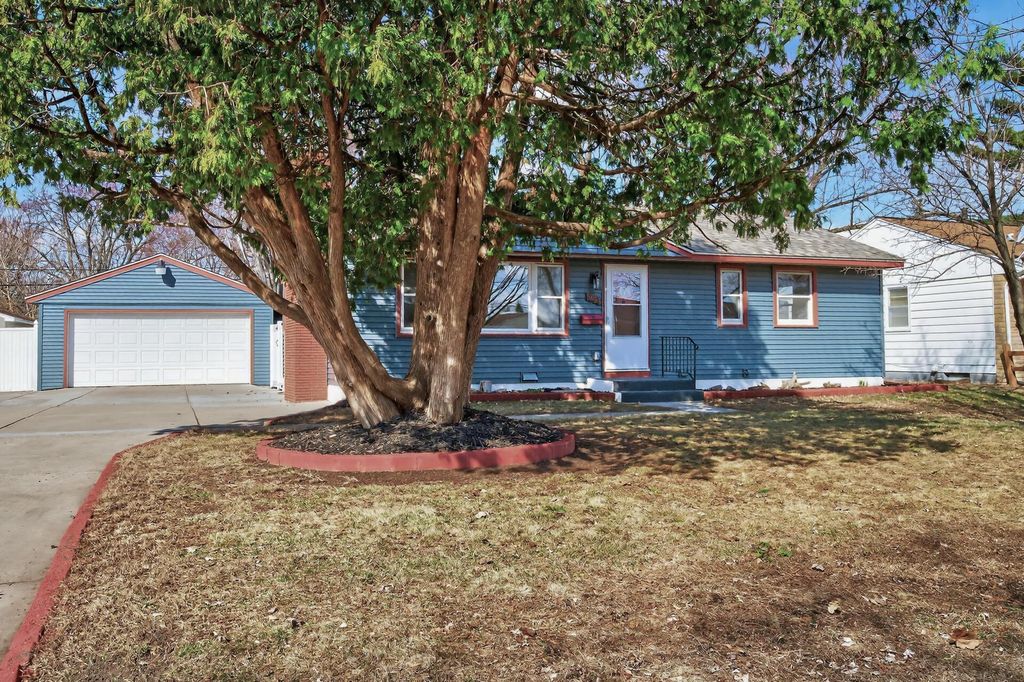 5657 Maryland Avenue N, Crystal, MN 55428