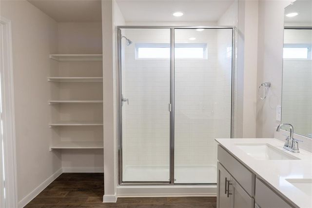 401 Abbey LN, Lockhart, TX 78644