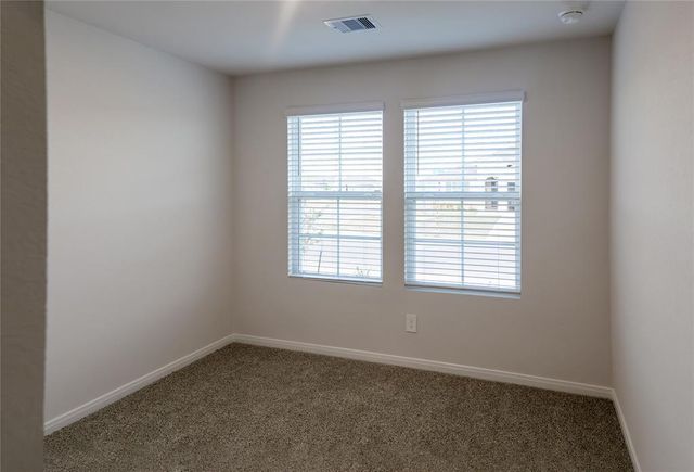 401 Abbey LN, Lockhart, TX 78644
