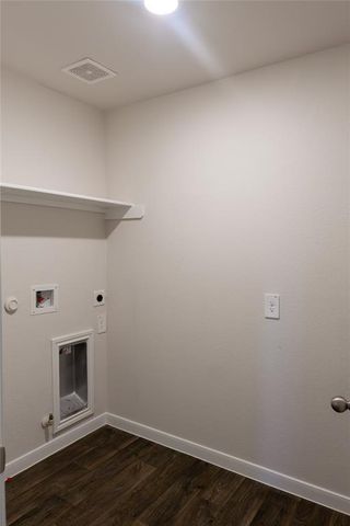 401 Abbey LN, Lockhart, TX 78644