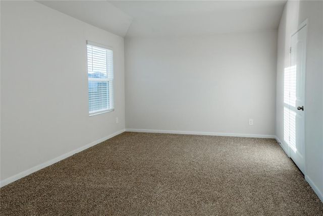 401 Abbey LN, Lockhart, TX 78644