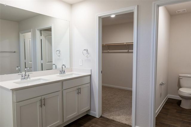 401 Abbey LN, Lockhart, TX 78644