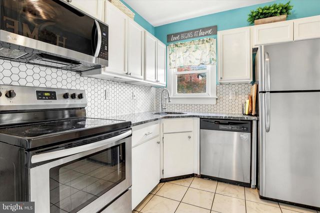 526 GARFIELD AVE, Glenside, PA 19038