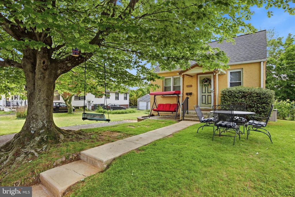 526 GARFIELD AVE, Glenside, PA 19038