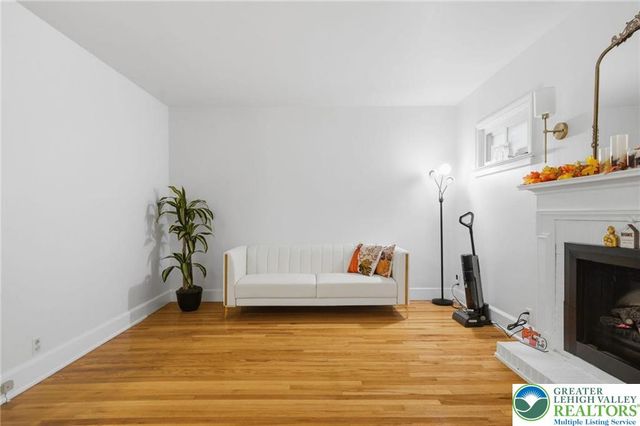 1950 Oxford Drive, Allentown City, PA 18103