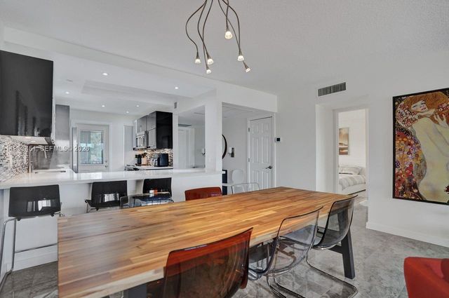 2681 S Course Dr 204, Pompano Beach, FL 33069