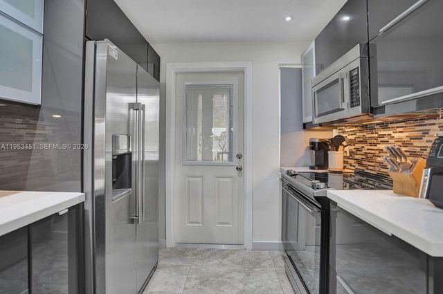 2681 S Course Dr 204, Pompano Beach, FL 33069