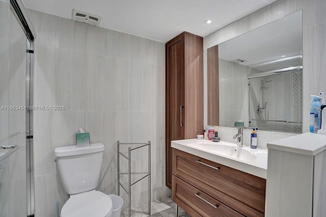 2681 S Course Dr 204, Pompano Beach, FL 33069