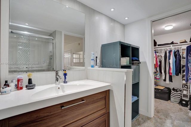 2681 S Course Dr 204, Pompano Beach, FL 33069