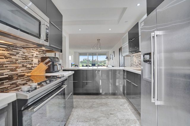 2681 S Course Dr 204, Pompano Beach, FL 33069