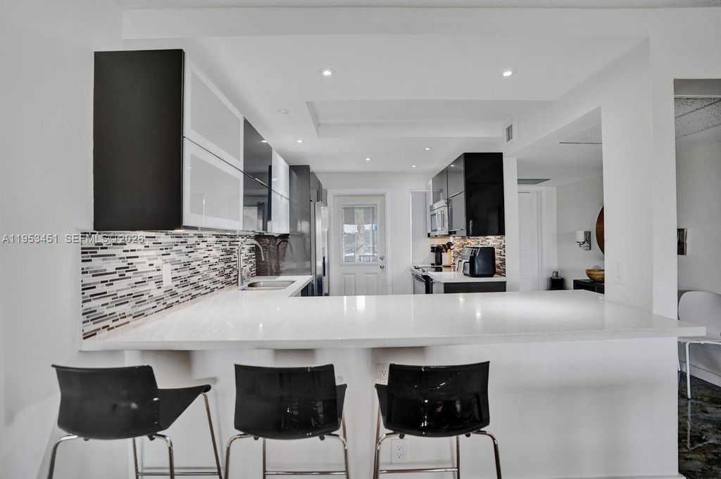 2681 S Course Dr 204, Pompano Beach, FL 33069