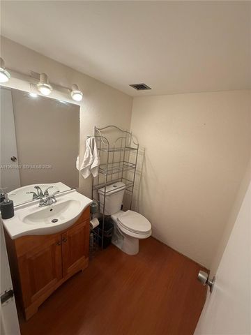 16546 NE 26th Ave 6H, North Miami Beach, FL 33160