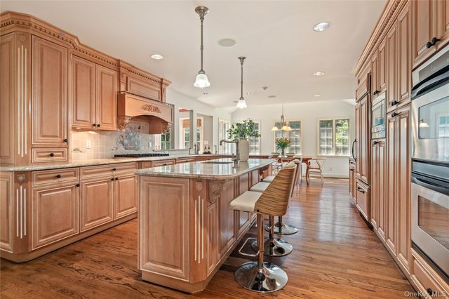 27 Bradford Road, Scarsdale, NY 10583