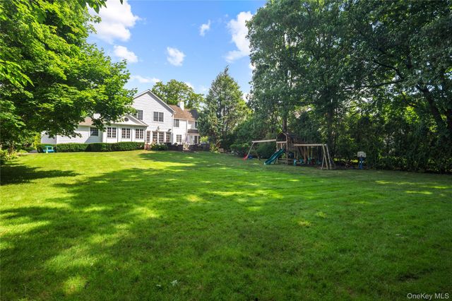 27 Bradford Road, Scarsdale, NY 10583