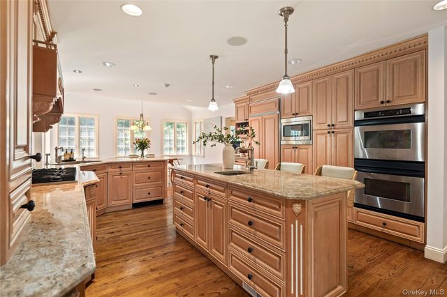 27 Bradford Road, Scarsdale, NY 10583