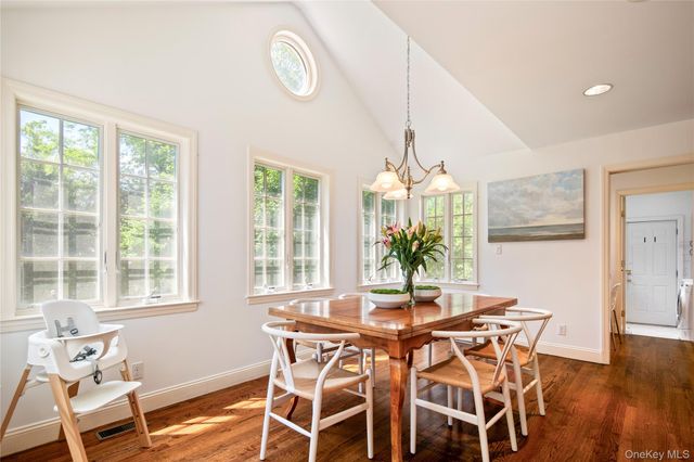 27 Bradford Road, Scarsdale, NY 10583