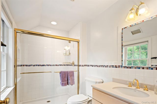 27 Bradford Road, Scarsdale, NY 10583