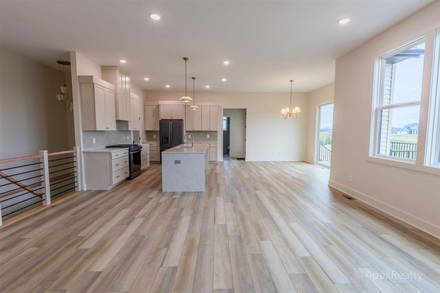 5631 Pioneer Pass 15, Caledonia, MI 49316