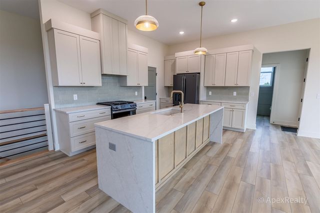 5631 Pioneer Pass 15, Caledonia, MI 49316