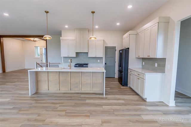 5631 Pioneer Pass 15, Caledonia, MI 49316