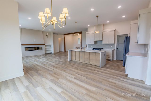 5631 Pioneer Pass 15, Caledonia, MI 49316