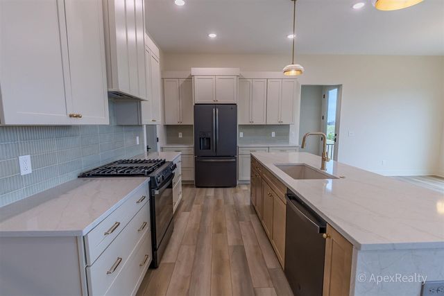 5631 Pioneer Pass 15, Caledonia, MI 49316