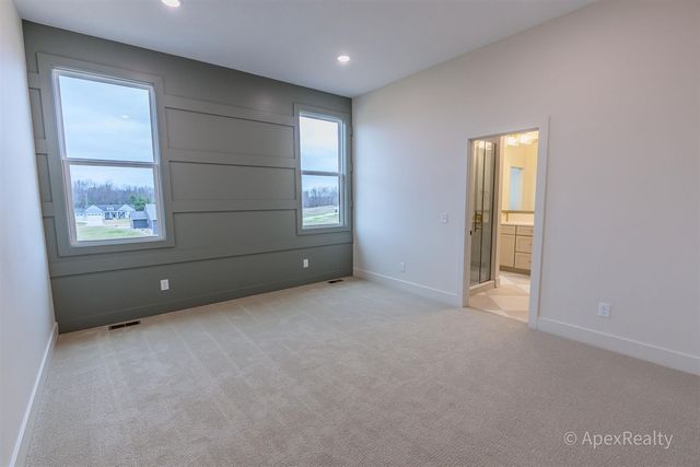 5631 Pioneer Pass 15, Caledonia, MI 49316